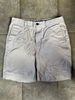 Amazon Essentials Men's Flat Front Chino Shorts — Light Gray